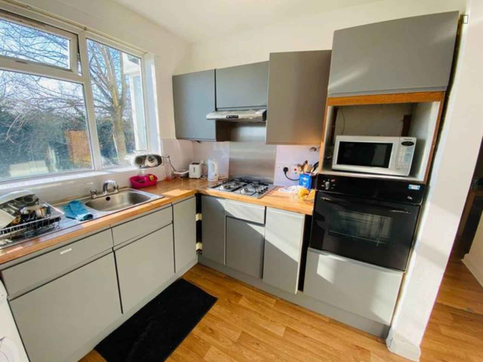 Room 1 - Bedroom?w=400&h=260&fit=crop&q=40&auto=format&trim=auto