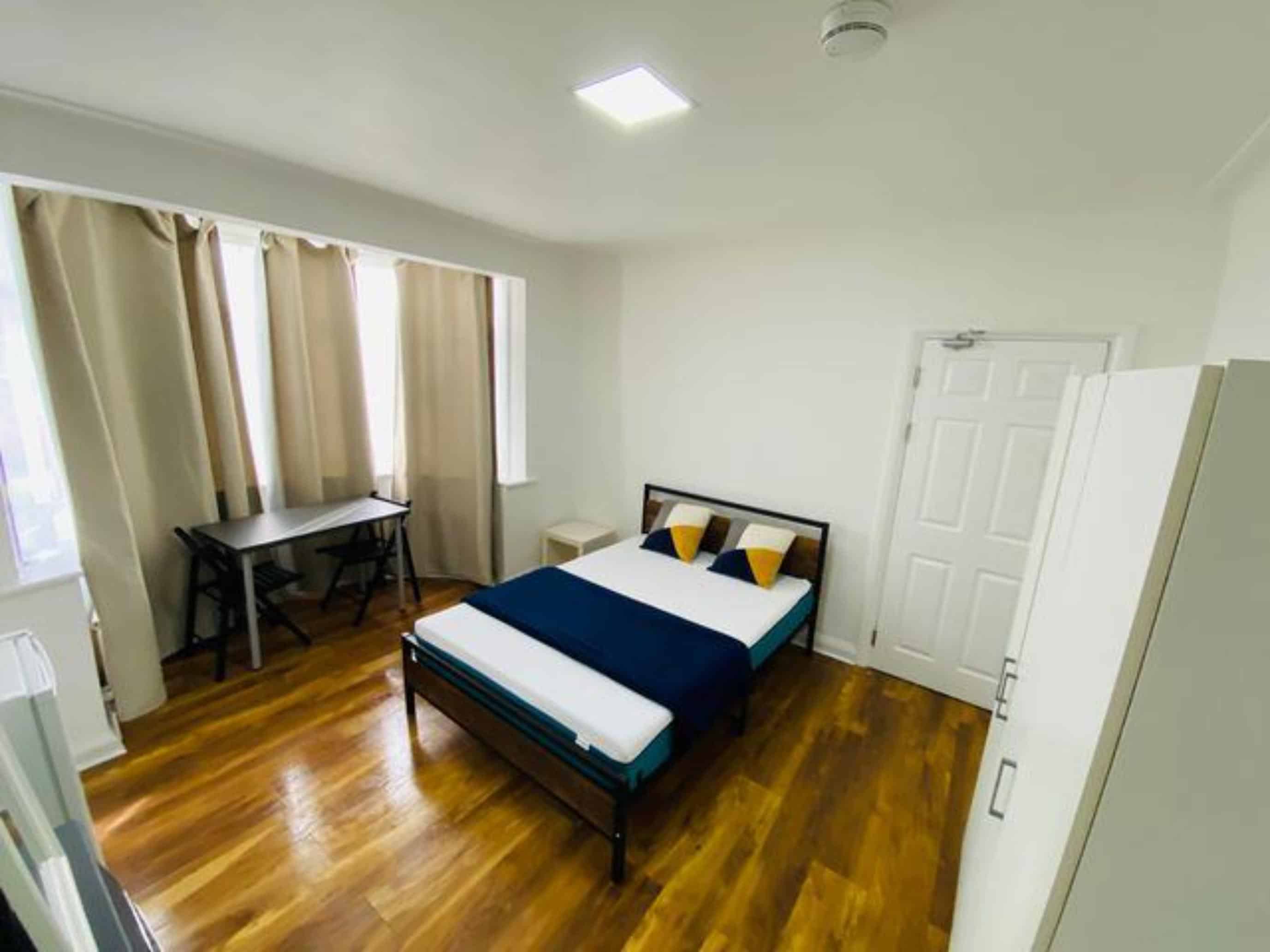 Room in a 7 Bedroom Apartment, Montpelier Rise, Wembley, HA9 8RG - London, England, United Kingdom - Room 1 - Bedroom