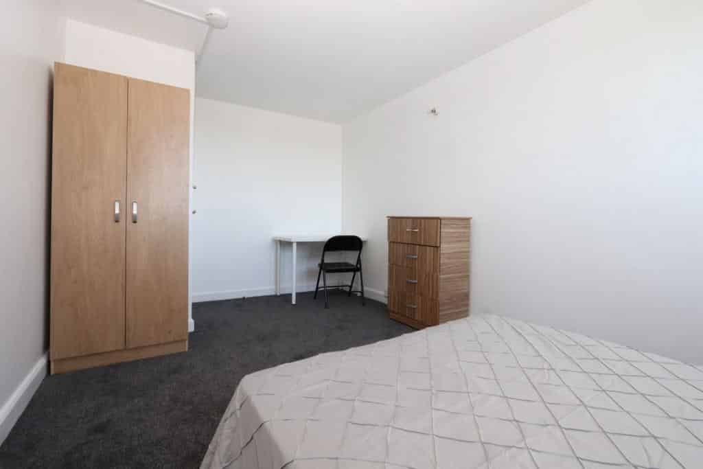 Room in a 4 Bedroom Apartment, Bakersfield, London, N7 0LU (Room 2) - London, England, United Kingdom - Room 1 - Bedroom