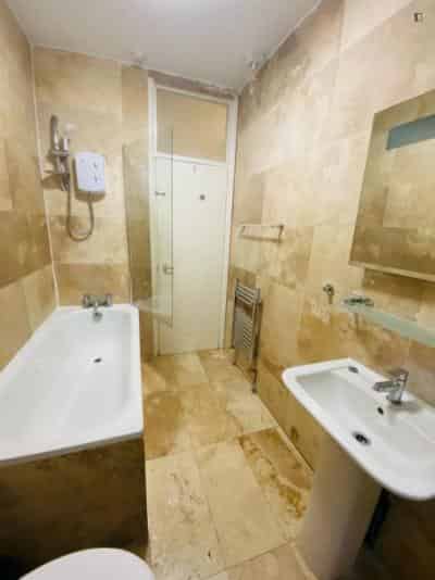 Room 1 - Bedroom?w=400&h=260&fit=crop&q=40&auto=format&trim=auto