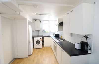 Room in a 5 Bedroom Apartment, Woodman Path, Ilford, IG6 3AU - London, England, United Kingdom - Bedroom 1 - Kitchen