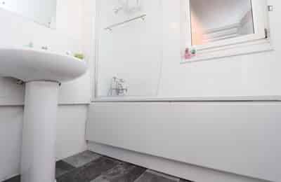 Room in a 5 Bedroom Apartment, Bakersfield, London, N7 0LT - London, England, United Kingdom - Bedroom 1 - Bathroom