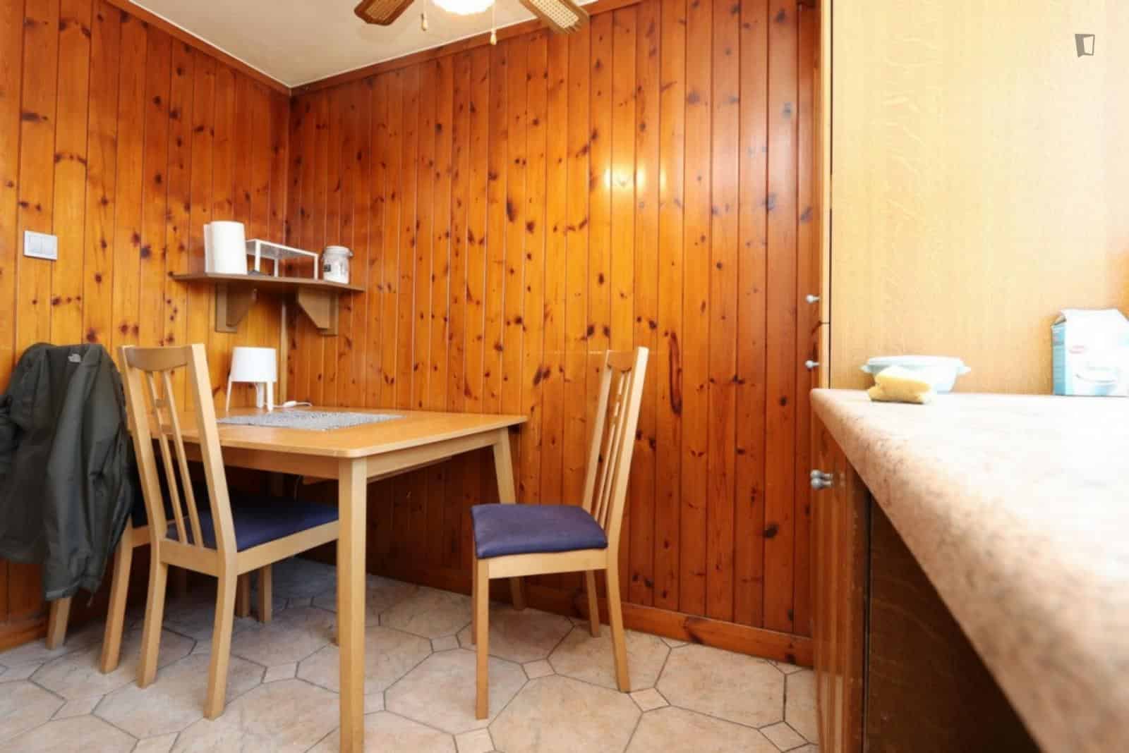 Room in a 3 Bedroom Apartment, Nelson Gardens, London, E2 7AH - London, England, United Kingdom - Amenities