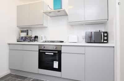 Room in a 5 Bedroom Apartment, Meyrick Rd, London, NW10 2EL - London, England, United Kingdom - Bedroom 2 - Kitchen