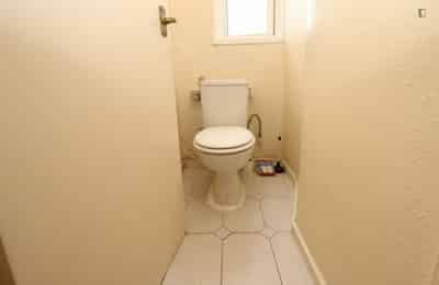 Room in a 5 Bedroom Apartment, Usk St, London, E2 0QE - London, England, United Kingdom - Bedroom 1 - Bathroom