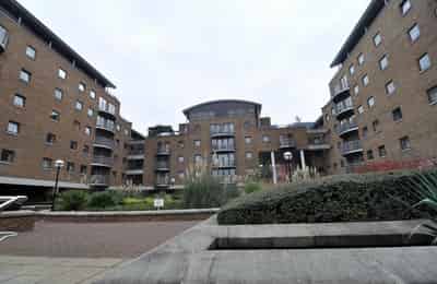 Room in a 2 Bedroom Apartment, Marsh Wall, London, E14 9SH - London, England, United Kingdom - Exterior