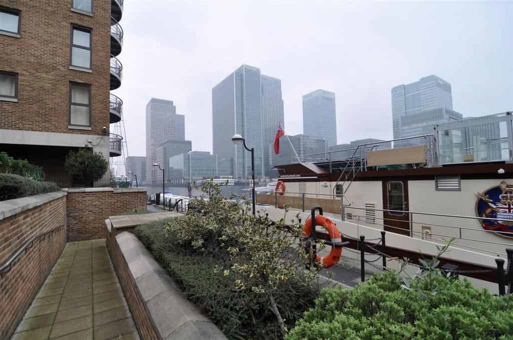 Room in a 2 Bedroom Apartment, Marsh Wall, London, E14 9SH - London, England, United Kingdom - Exterior