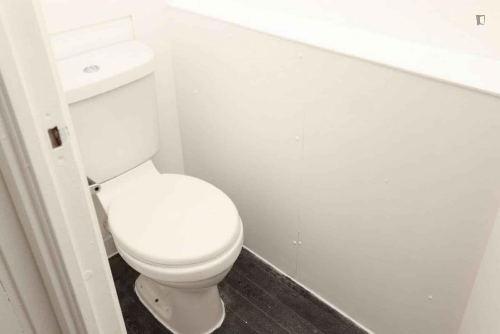 Room in a 4 Bedroom Apartment, Bakersfield, London, N7 0LU (Room 1) - London, England, United Kingdom - Bedroom 1  - Bathroom