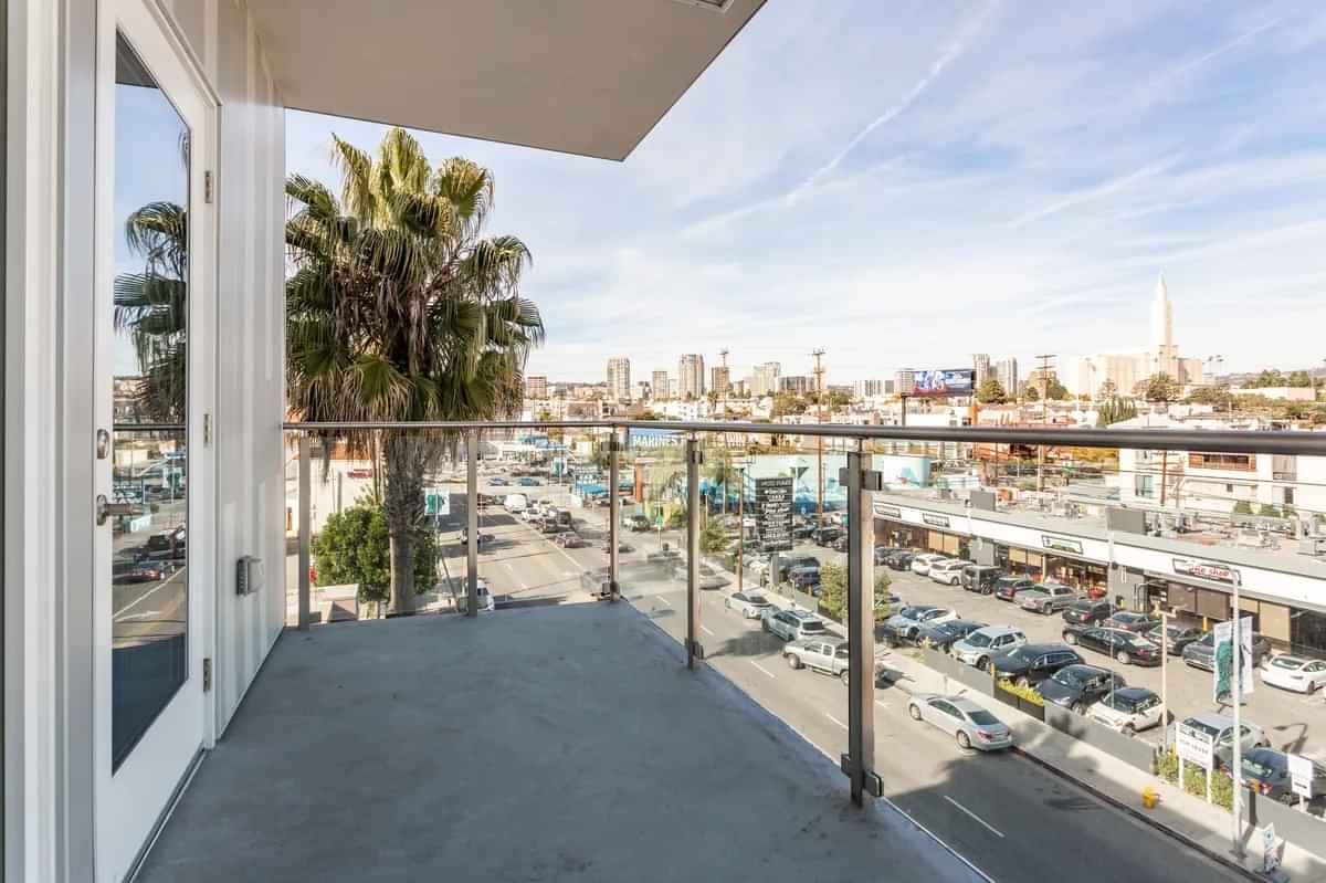 Maxwell, Los Angeles - Los Angeles, California, United States - Exterior