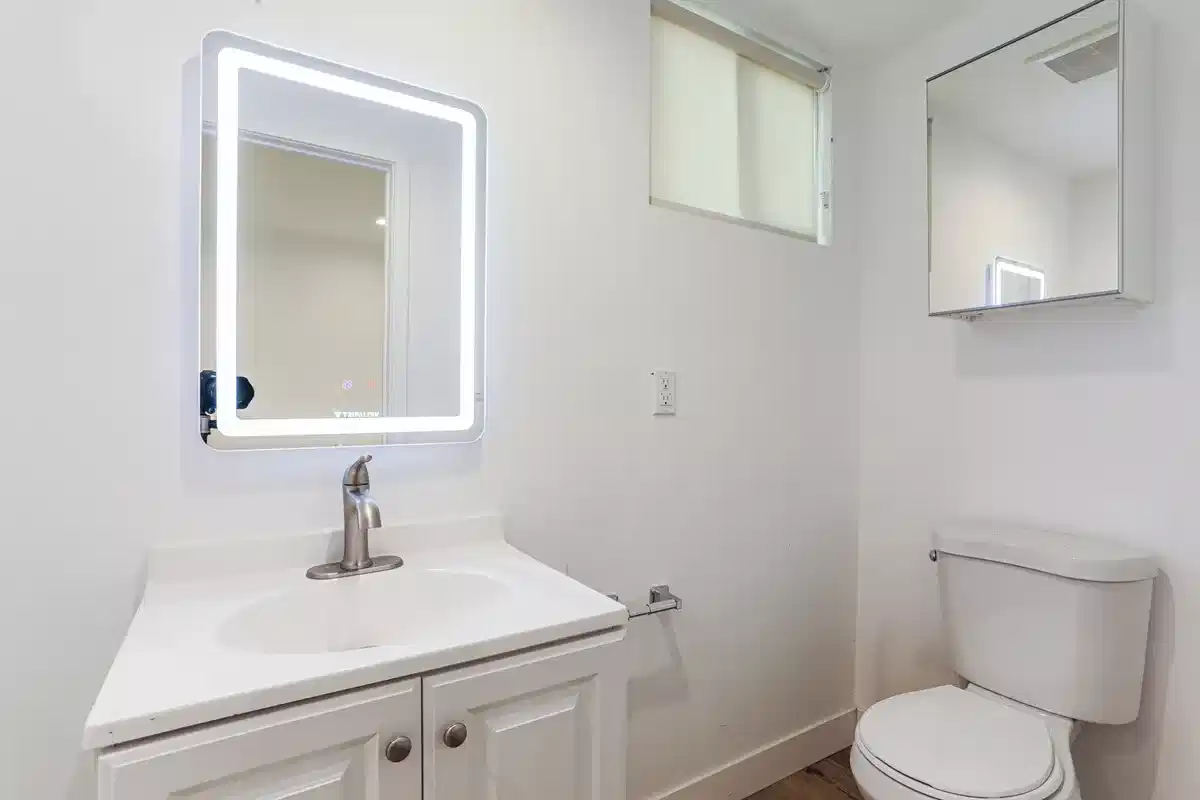 Common Area?w=400&h=260&fit=crop&q=40&auto=format&trim=auto