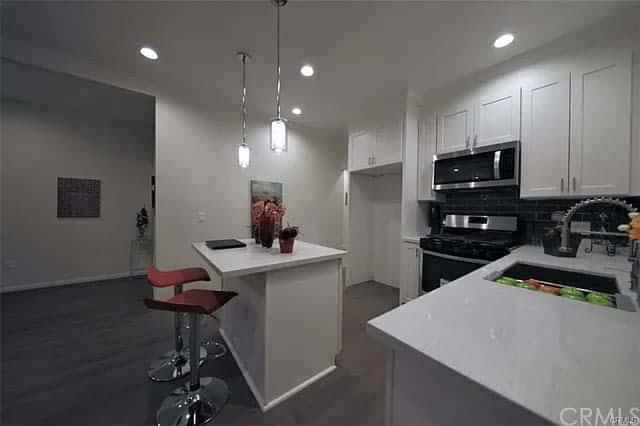 2926 S Normandie Ave, Los Angeles - Los Angeles, California, United States - Kitchen