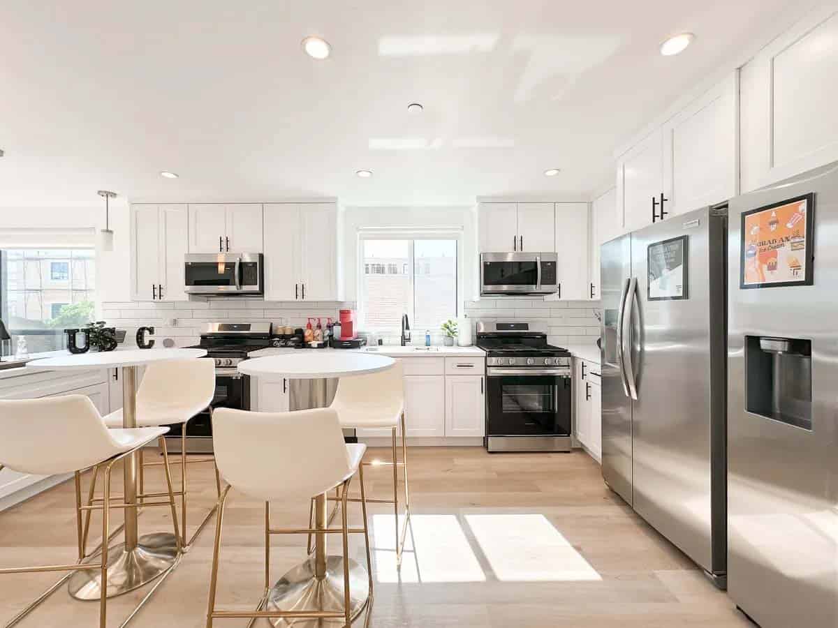 Amenities?w=400&h=260&fit=crop&q=40&auto=format&trim=auto