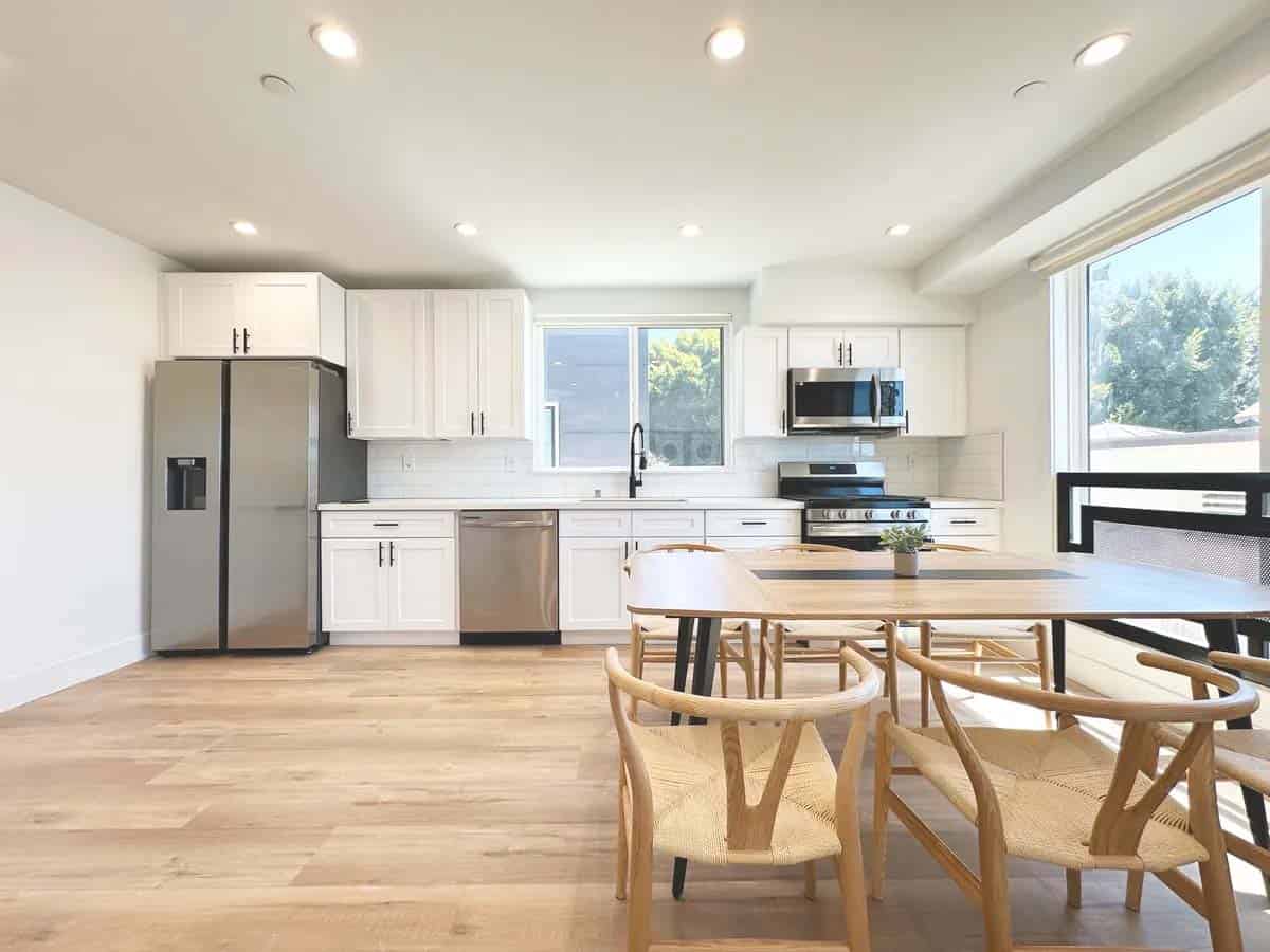 2909 Kenwood Ave, Los Angeles - Los Angeles, California, United States - Kitchen