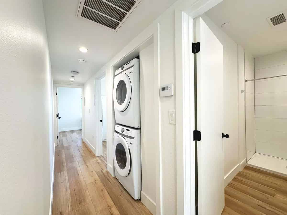 Kitchen?w=400&h=260&fit=crop&q=40&auto=format&trim=auto