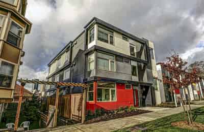 Exterior?w=400&h=260&fit=crop&q=40&auto=format&trim=auto
