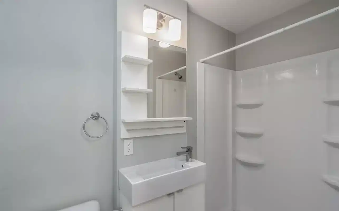 Exterior?w=400&h=260&fit=crop&q=40&auto=format&trim=auto