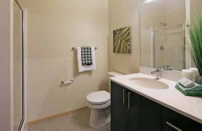 Common Area?w=400&h=260&fit=crop&q=40&auto=format&trim=auto
