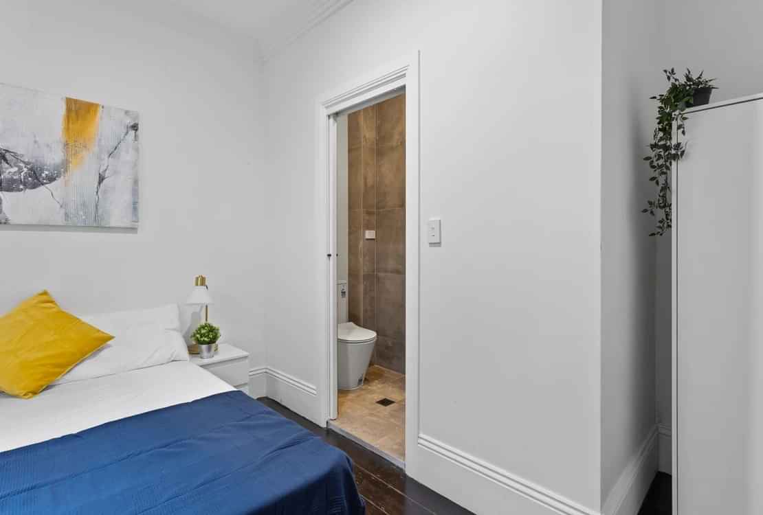 Kitchen?w=400&h=260&fit=crop&q=40&auto=format&trim=auto