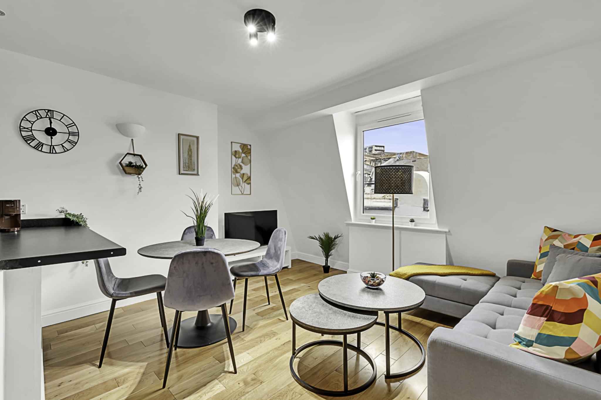 1 Bedroom Apartment, 30 Norfolk Pl, Tyburnia, London W2 1QH (14773) - London, England, United Kingdom - Common Area
