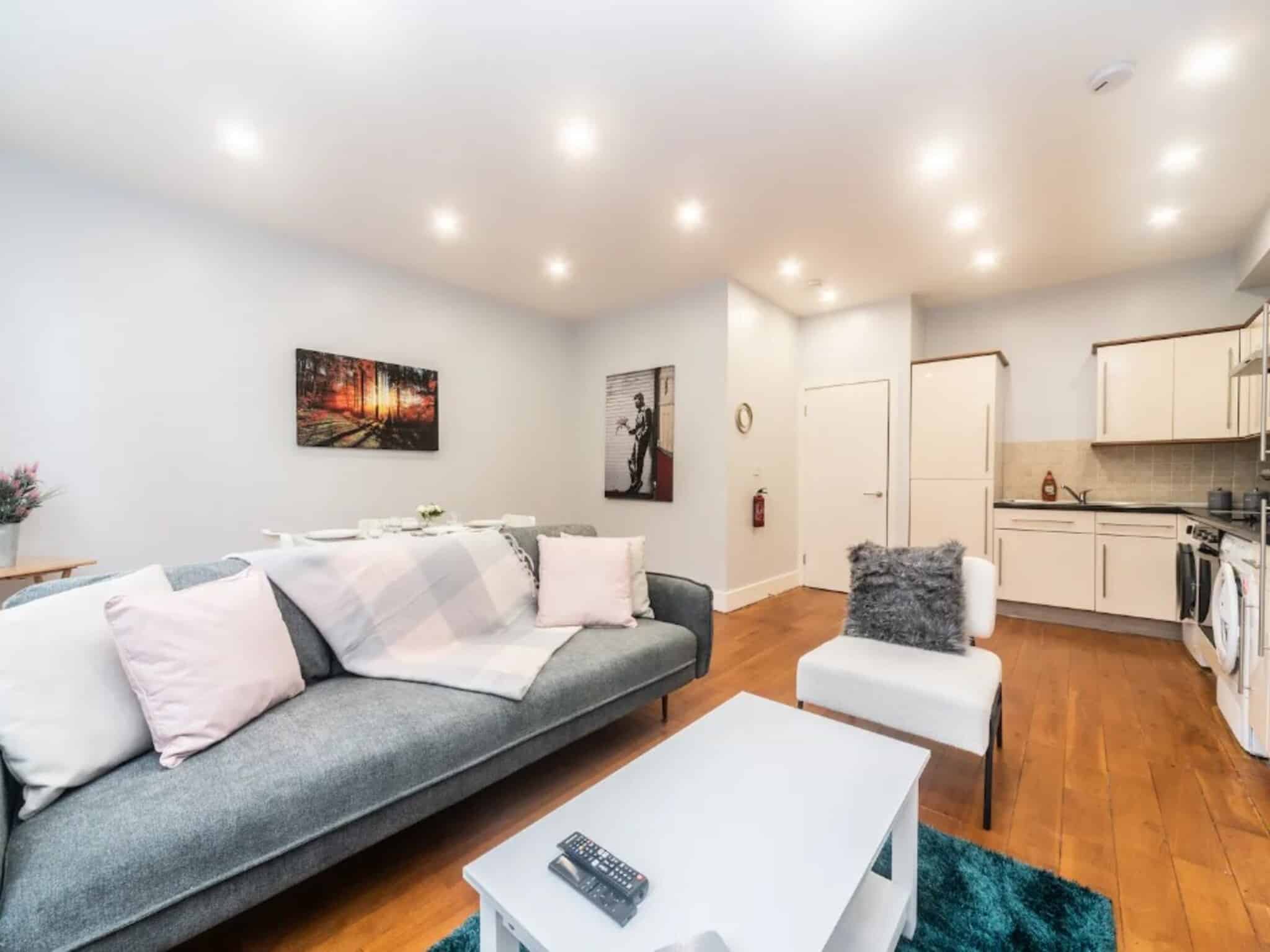 2 Bedroom Apartment, 65C St John's Hill, London SW11 1SX (12195) - London, England, United Kingdom - Common Area