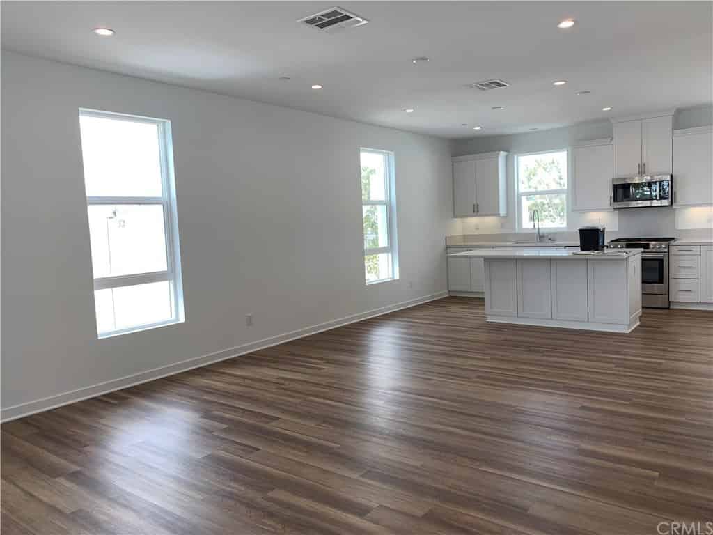 2270 Synergy Dr, Irvine - Irvine, California, United States - Kitchen