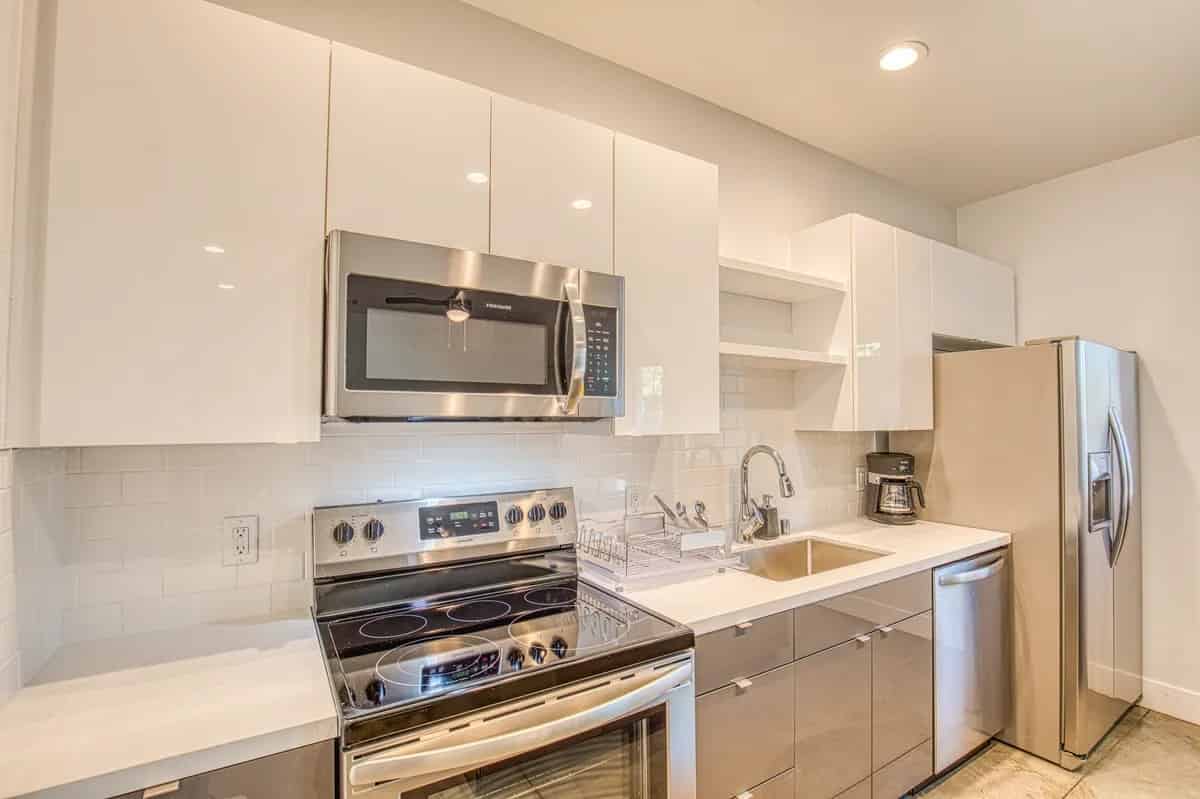 Common Area?w=400&h=260&fit=crop&q=40&auto=format&trim=auto