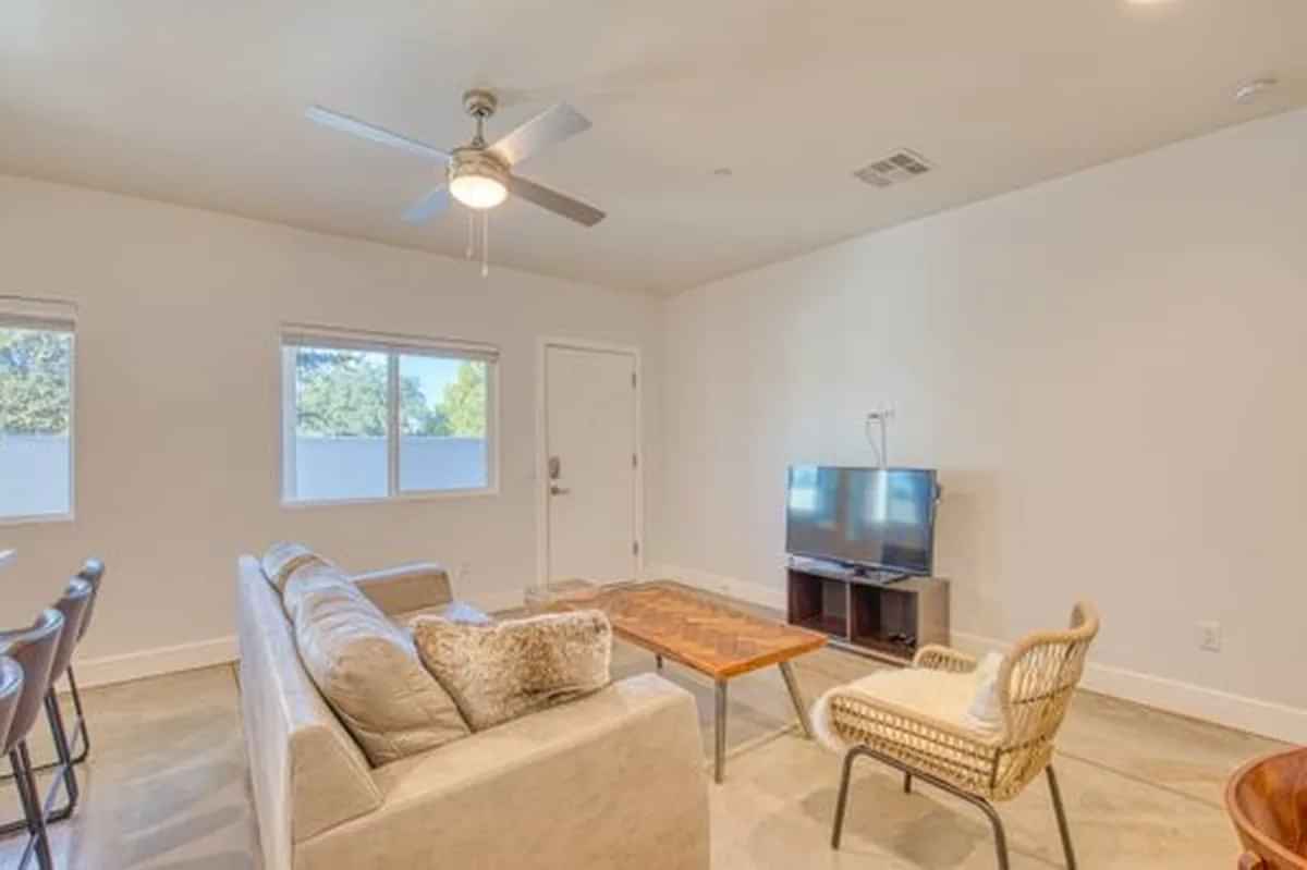 1330 E Drachman St, Tucson - Tucson, Arizona, United States - Common Area