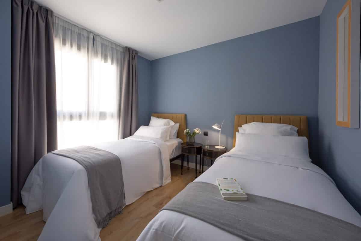 Common Area?w=400&h=260&fit=crop&q=40&auto=format&trim=auto