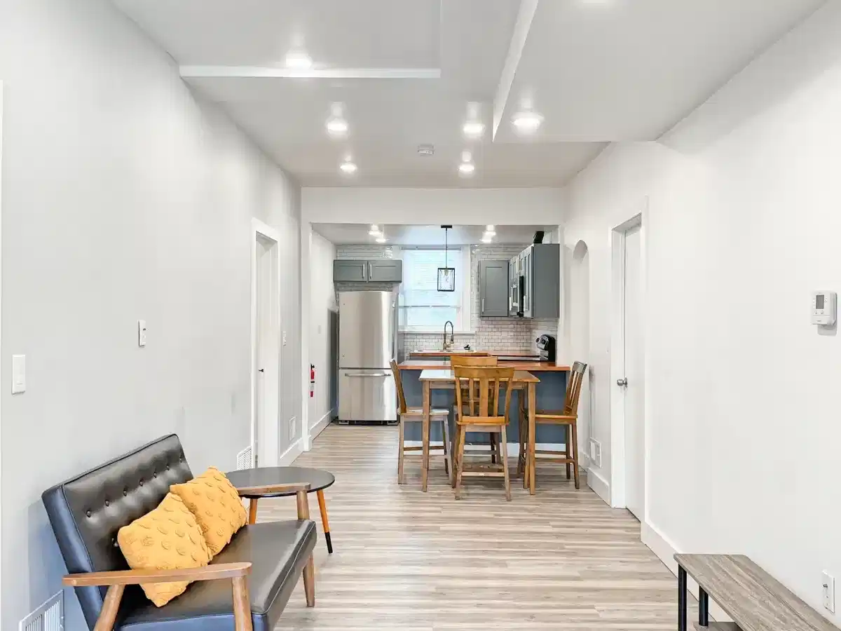 Kitchen?w=400&h=260&fit=crop&q=40&auto=format&trim=auto