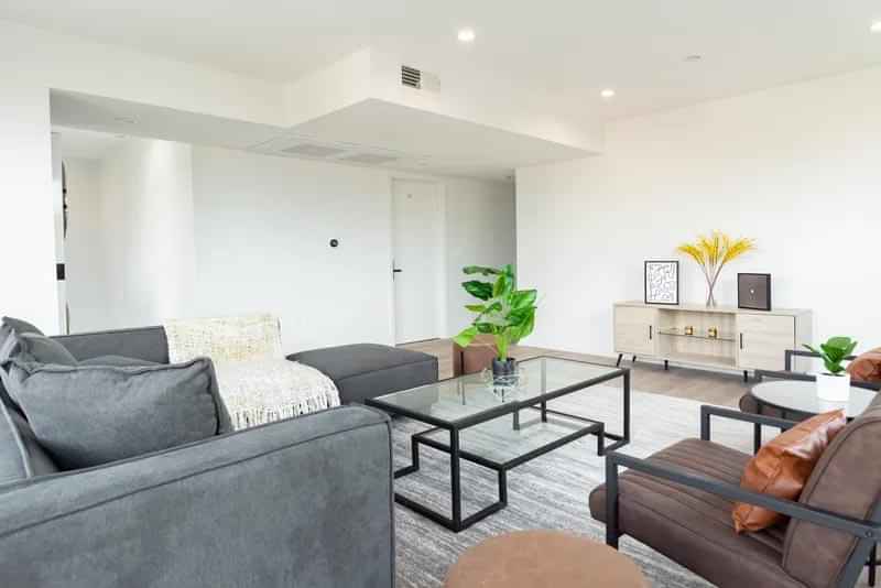1622 W 35th St, Los Angeles - Los Angeles, California, United States - Common Area