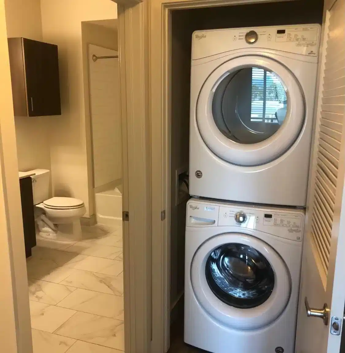 Exterior?w=400&h=260&fit=crop&q=40&auto=format&trim=auto