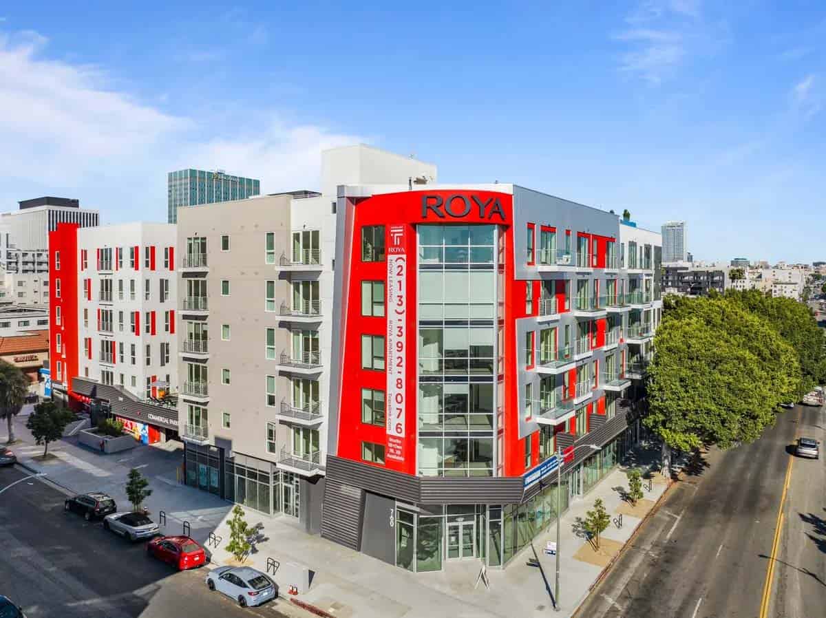 Amenities?w=400&h=260&fit=crop&q=40&auto=format&trim=auto