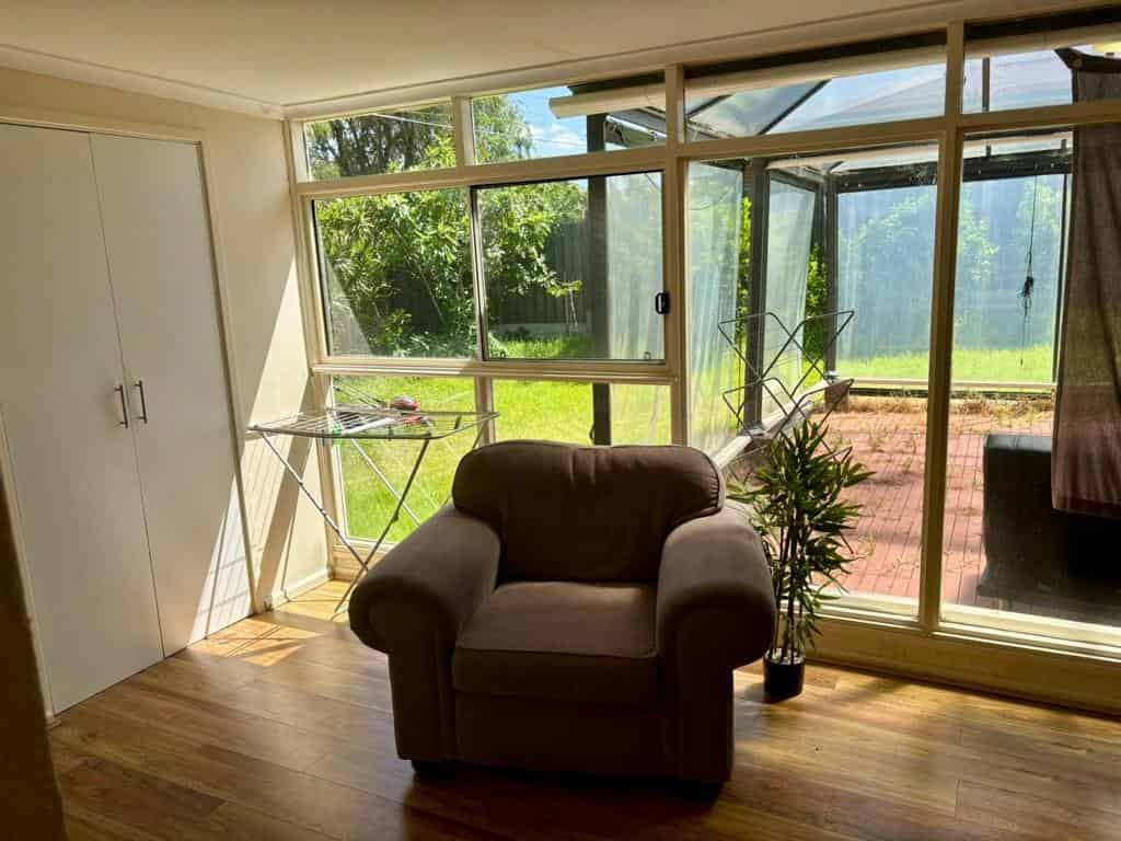 Common Area?w=400&h=260&fit=crop&q=40&auto=format&trim=auto