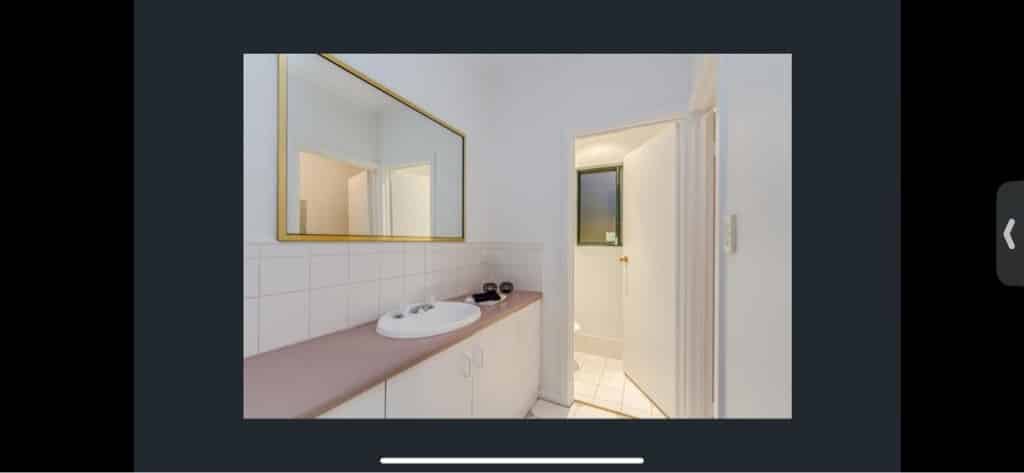 Common Area?w=400&h=260&fit=crop&q=40&auto=format&trim=auto