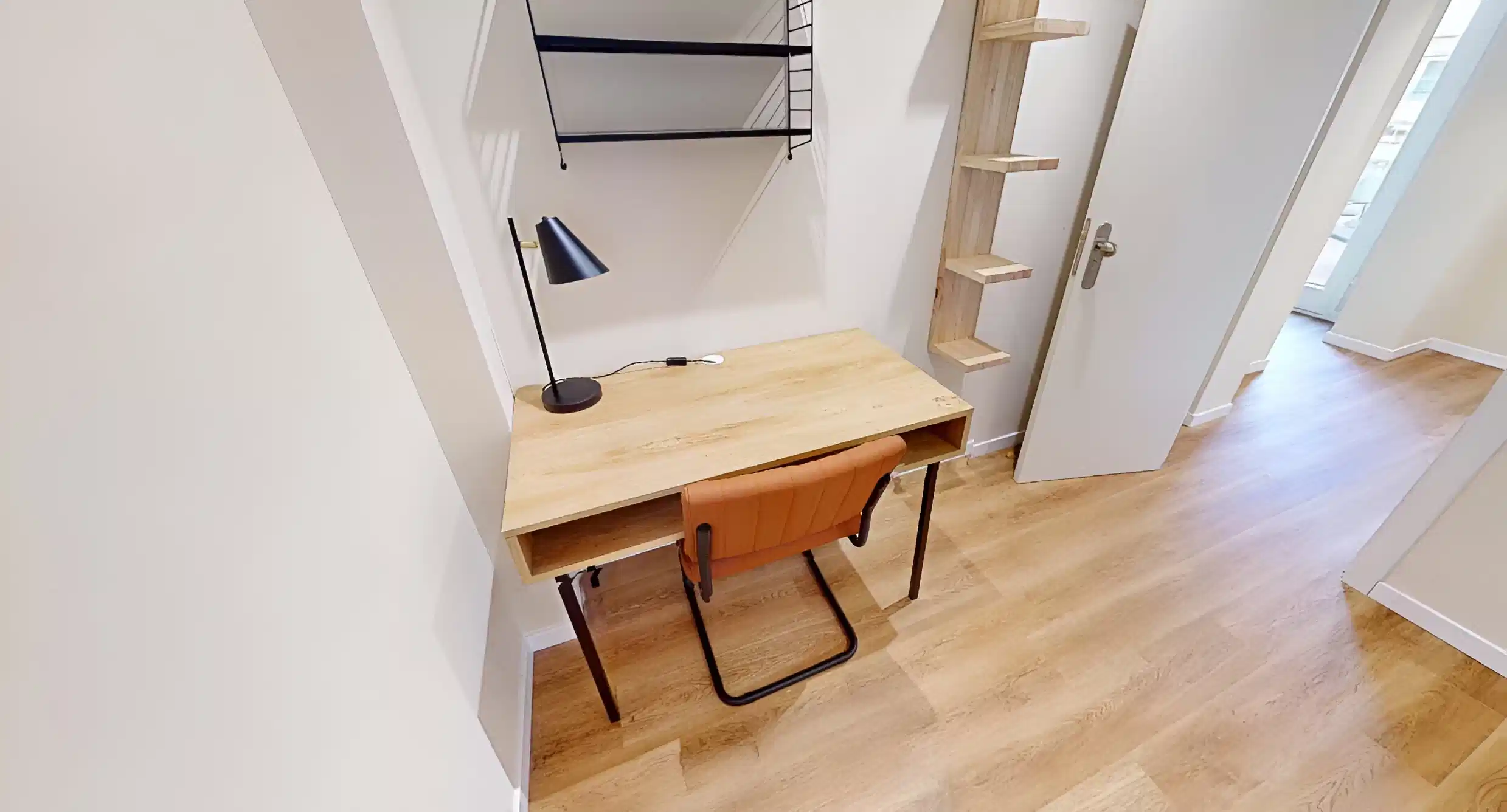 Common Area?w=400&h=260&fit=crop&q=40&auto=format&trim=auto