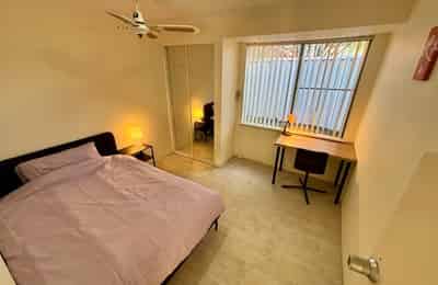 Room 2 - Bedroom?w=400&h=260&fit=crop&q=40&auto=format&trim=auto