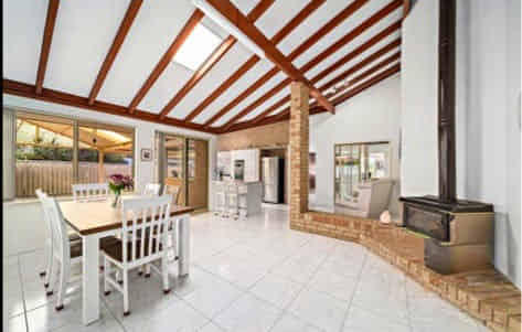 Room 3 - Bedroom?w=400&h=260&fit=crop&q=40&auto=format&trim=auto