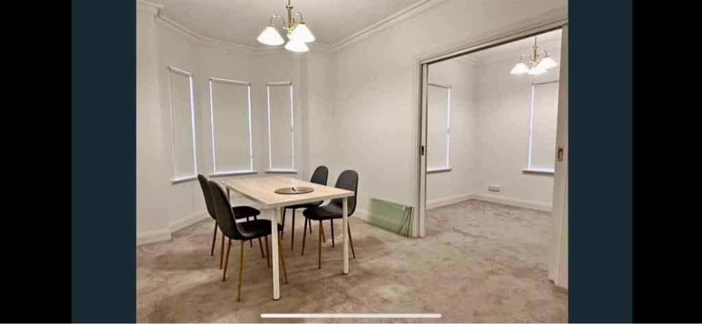 Exterior?w=400&h=260&fit=crop&q=40&auto=format&trim=auto