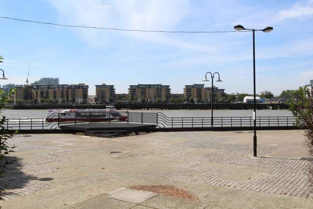 5 bedroom apartment, Pointers Close - London, England, United Kingdom - Exterior