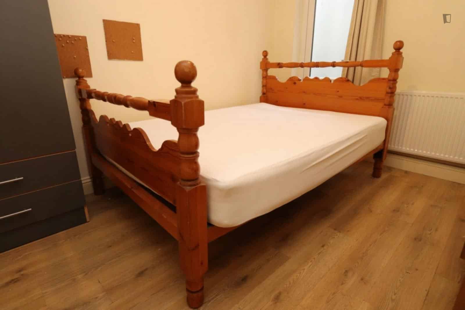 5 bedroom apartment, Alexandra Road - London, England, United Kingdom - Bedroom 2 - Bedroom