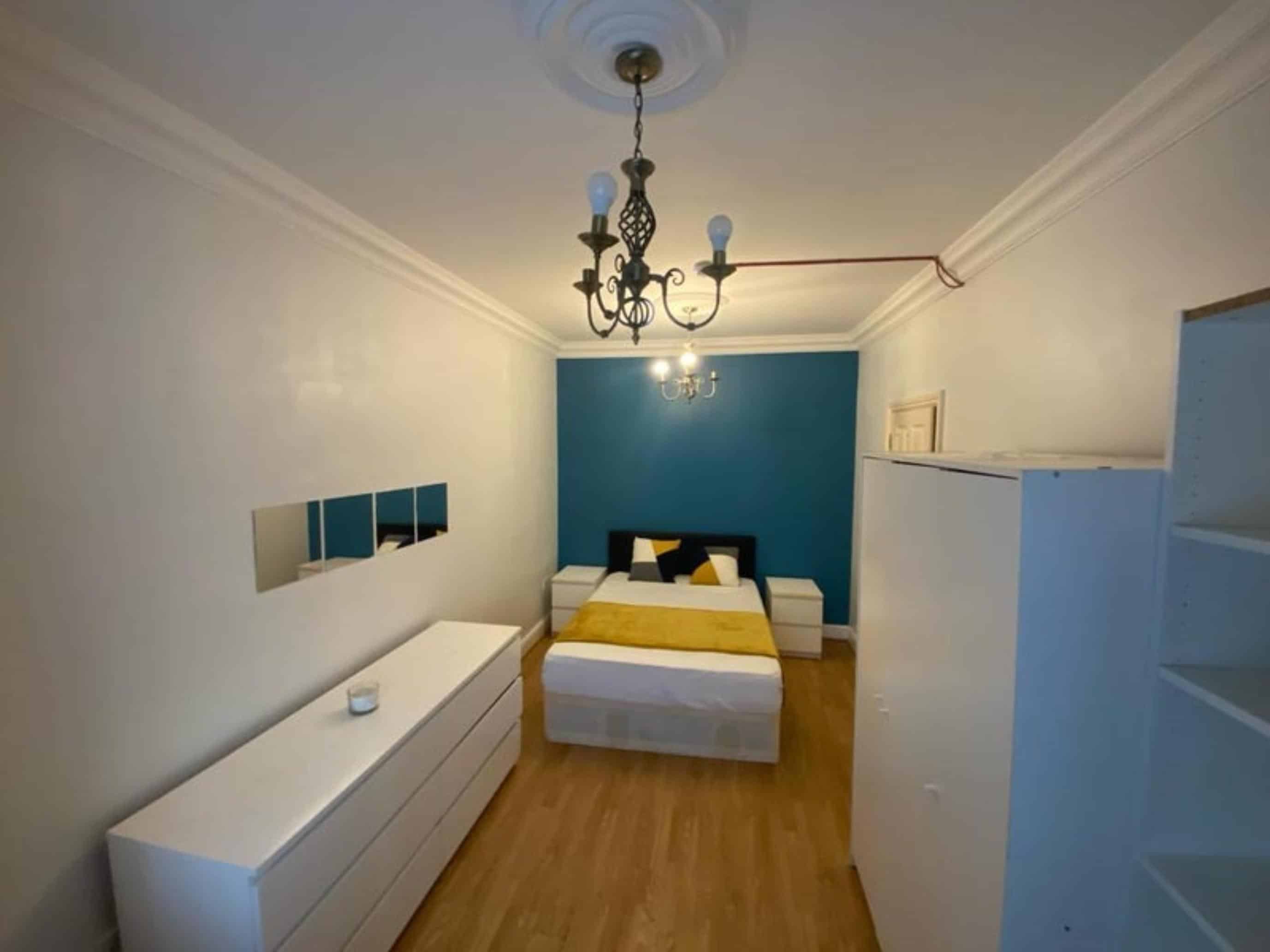 8 bedroom house, Orchard Close - Northampton, England, United Kingdom - Room 2 - Bedroom