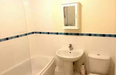 3 bedroom apartment, 35 Sherwood Gardens - London, England, United Kingdom - Bedroom 1 - Bathroom