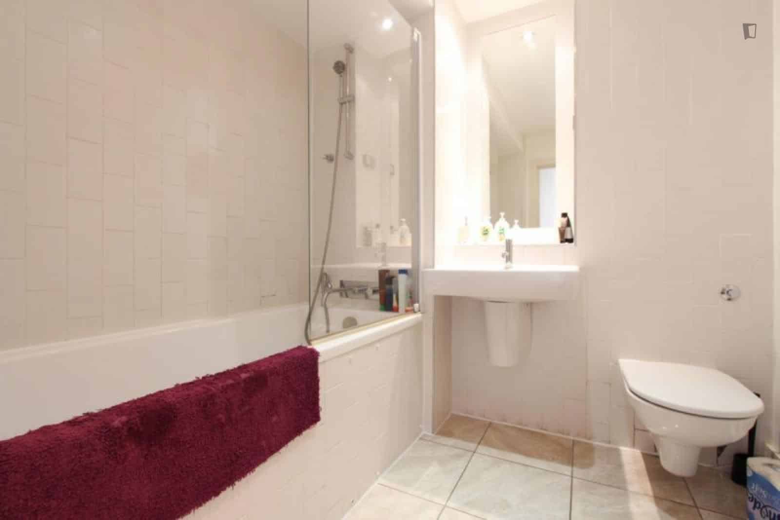 3 bedroom apartment, 72 Copenhagen Pl - London, England, United Kingdom - Bedroom 1  - Bathroom
