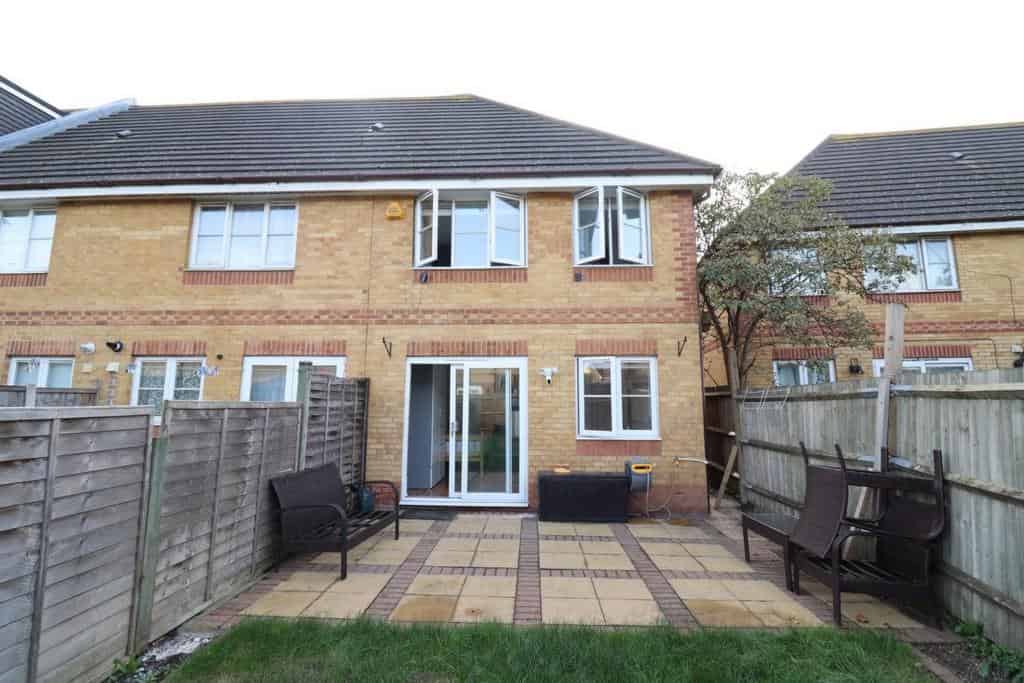 5 bedroom house, Galleons Drive - London, England, United Kingdom - Exterior