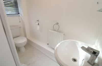 5 bedroom house, Galleons Drive - London, England, United Kingdom - Bedroom 2 - Bathroom