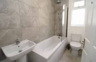 5 bedroom apartment, Farley Road - London, England, United Kingdom - Bedroom 1 - Bathroom