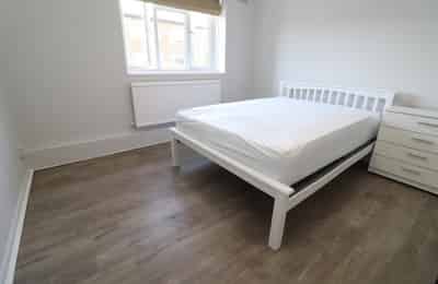 5 bedroom apartment, Maple Avenue - London, England, United Kingdom - Room 1 - Bedroom