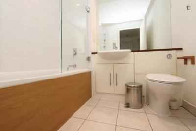 3 bedroom apartment, Metcalfe Court - London, England, United Kingdom - Bedroom 3 - Bathroom