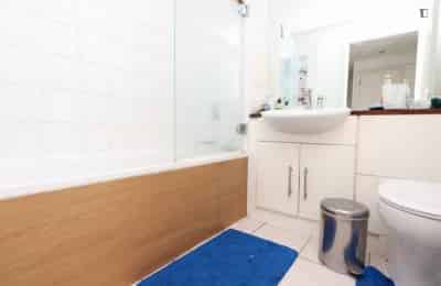 3 bedroom apartment, Metcalfe Court - London, England, United Kingdom - Bedroom 3 - Bathroom