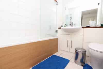 3 bedroom apartment, Metcalfe Court - London, England, United Kingdom - Bedroom 1  - Bathroom